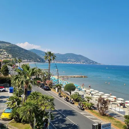 Appartement Beach, Seafront Sea-view Balcony - Happy