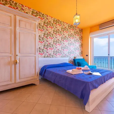 Beach, Seafront Sea-view Balcony - Happy