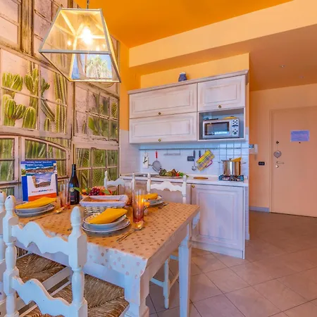 Appartement Beach, Seafront Sea-view Balcony - Happy Laigueglia